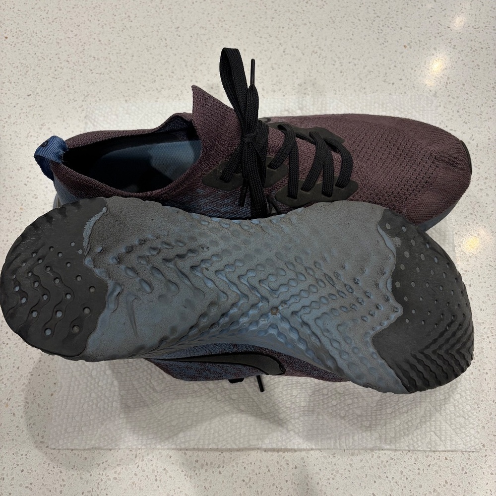 Nike Men’s Blue Epic React Flyknit Sneakers - Picture 5 of 5